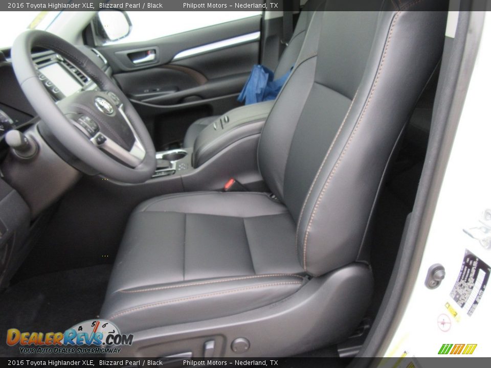 2016 Toyota Highlander XLE Blizzard Pearl / Black Photo #22
