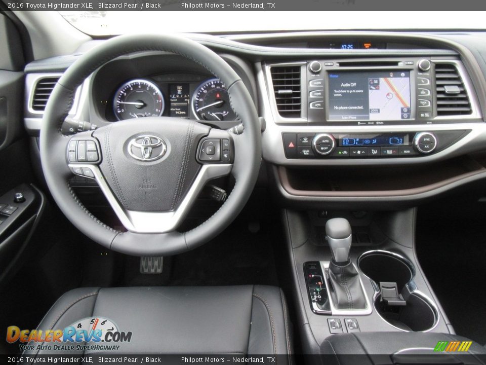 2016 Toyota Highlander XLE Blizzard Pearl / Black Photo #25