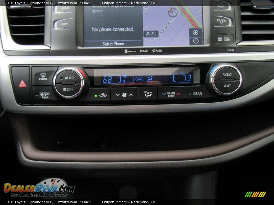 2016 Toyota Highlander XLE Blizzard Pearl / Black Photo #28