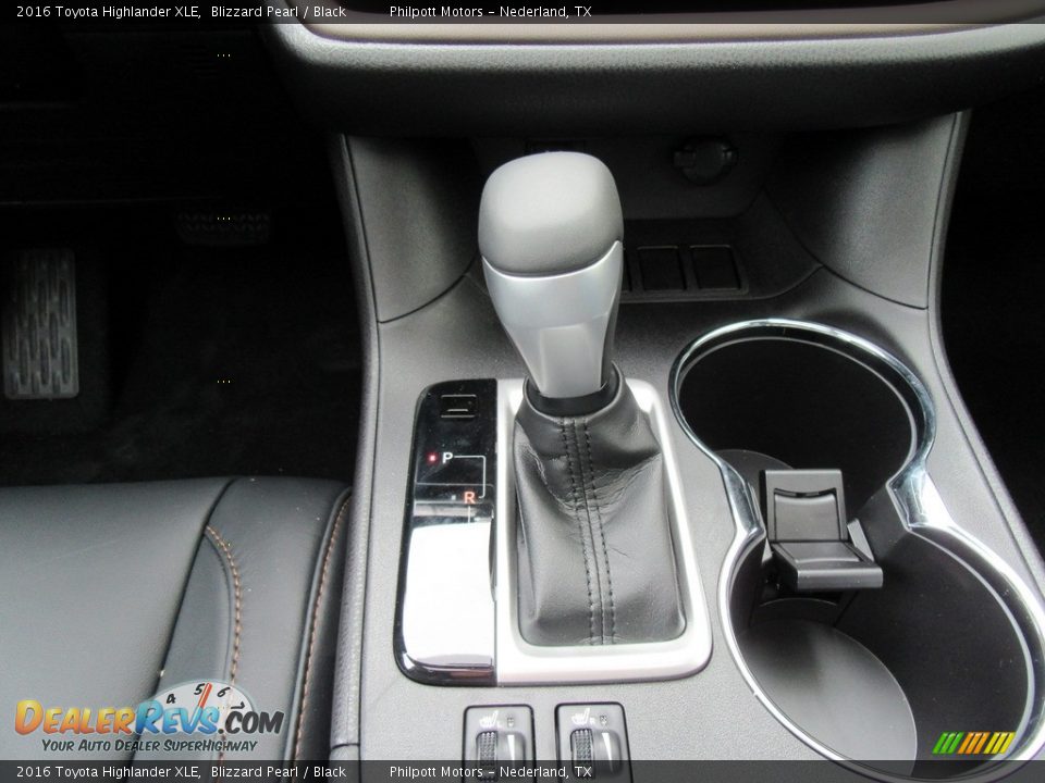 2016 Toyota Highlander XLE Blizzard Pearl / Black Photo #29