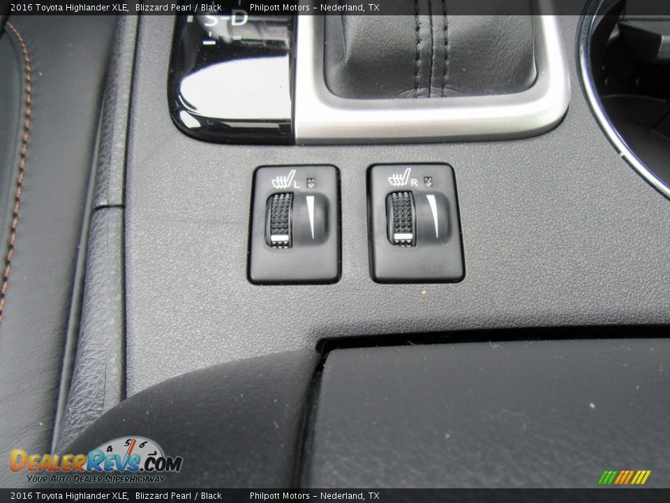 2016 Toyota Highlander XLE Blizzard Pearl / Black Photo #30