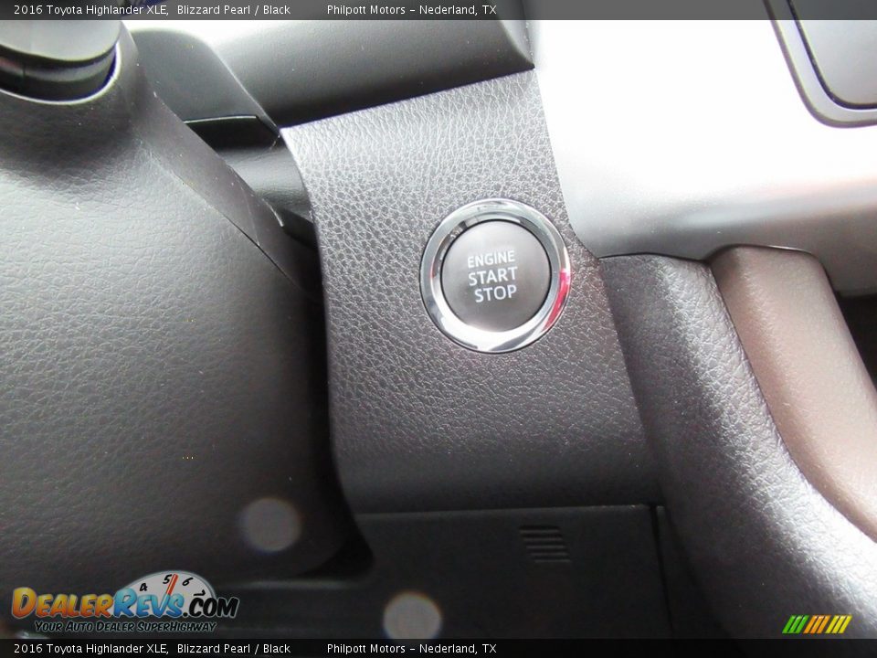 2016 Toyota Highlander XLE Blizzard Pearl / Black Photo #31