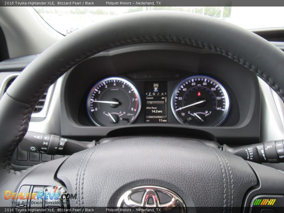 2016 Toyota Highlander XLE Blizzard Pearl / Black Photo #33