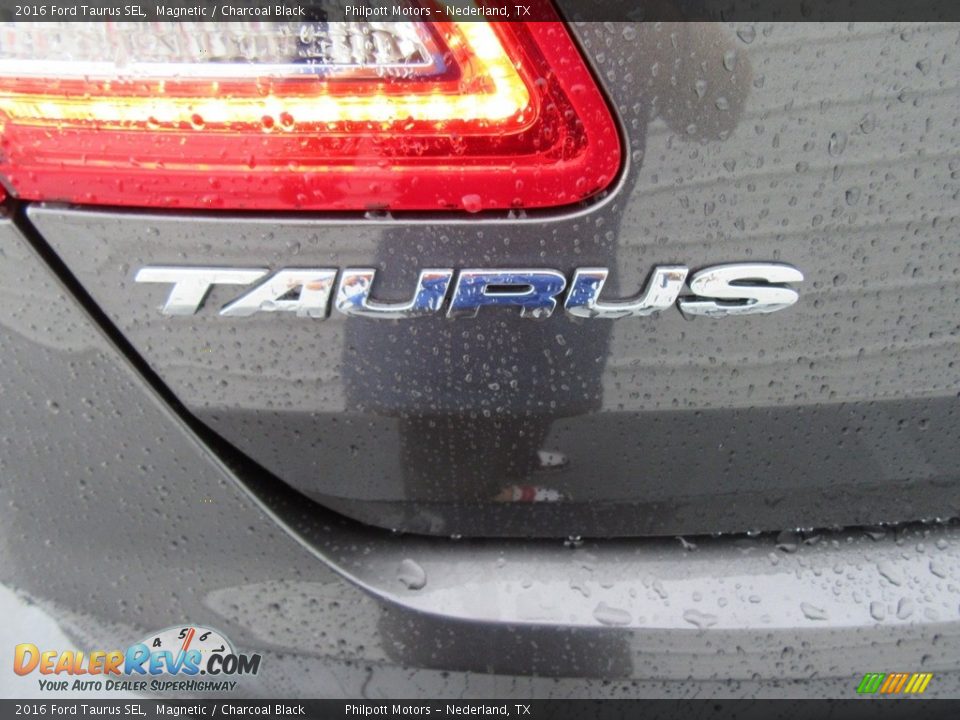 2016 Ford Taurus SEL Magnetic / Charcoal Black Photo #13