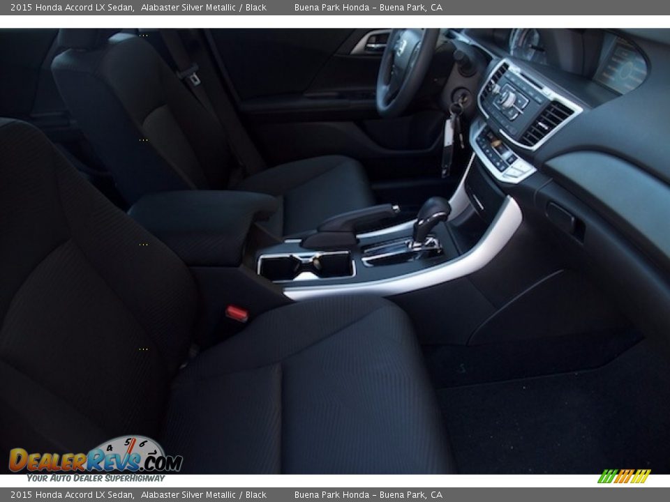2015 Honda Accord LX Sedan Alabaster Silver Metallic / Black Photo #18