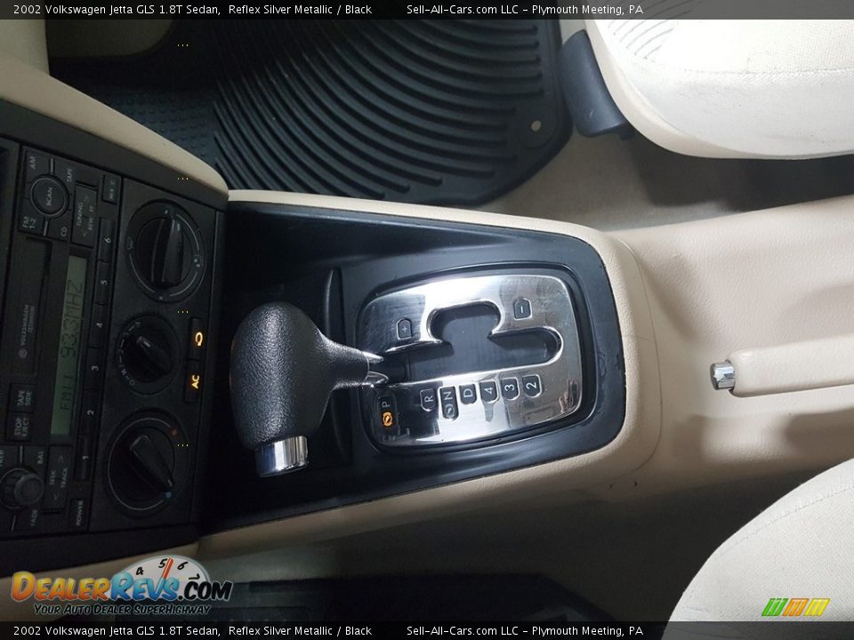 2002 Volkswagen Jetta GLS 1.8T Sedan Reflex Silver Metallic / Black Photo #25