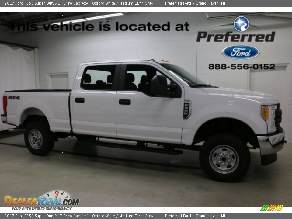 2017 Ford F350 Super Duty XLT Crew Cab 4x4 Oxford White / Medium Earth Gray Photo #1