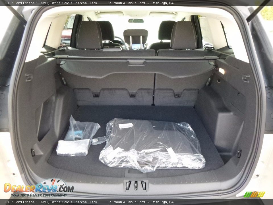 2017 Ford Escape SE 4WD White Gold / Charcoal Black Photo #3