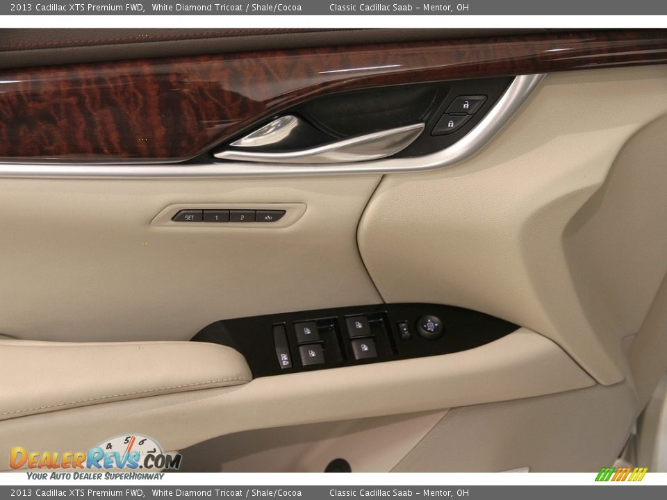 2013 Cadillac XTS Premium FWD White Diamond Tricoat / Shale/Cocoa Photo #5
