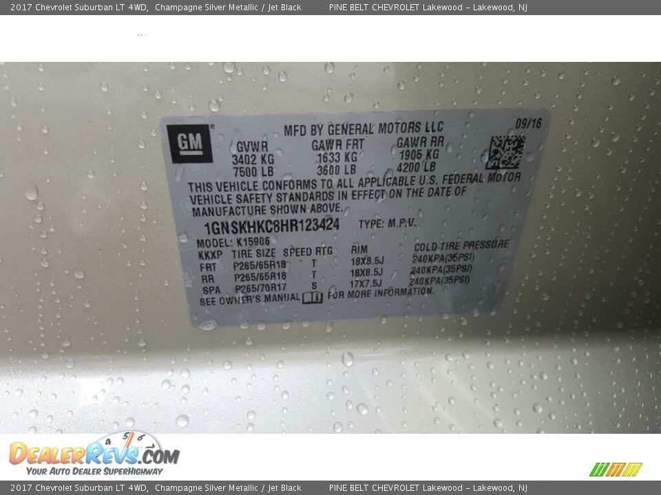 2017 Chevrolet Suburban LT 4WD Champagne Silver Metallic / Jet Black Photo #7