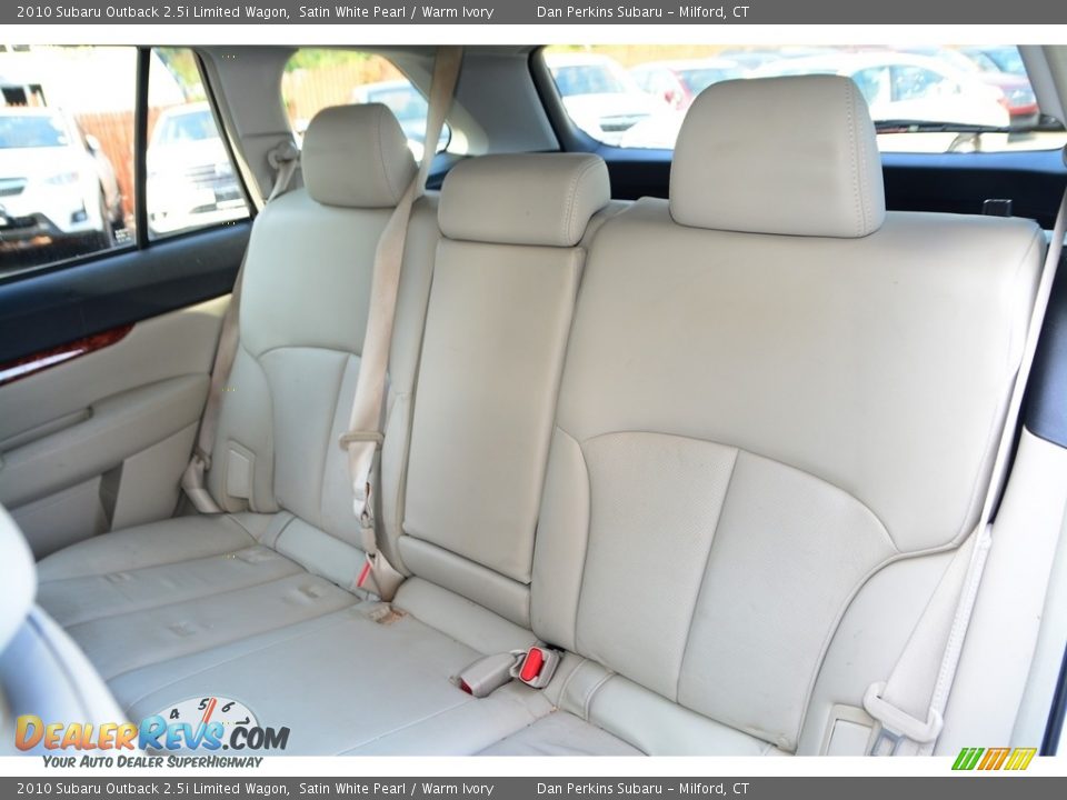 2010 Subaru Outback 2.5i Limited Wagon Satin White Pearl / Warm Ivory Photo #17