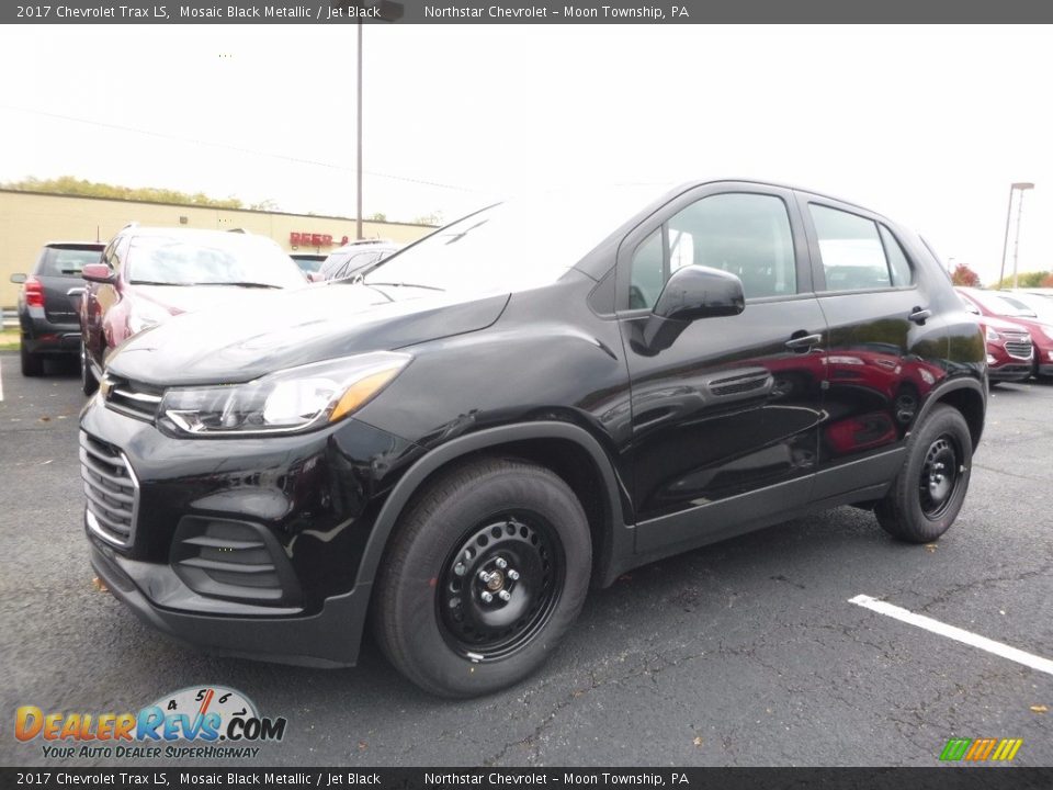 Front 3/4 View of 2017 Chevrolet Trax LS Photo #1