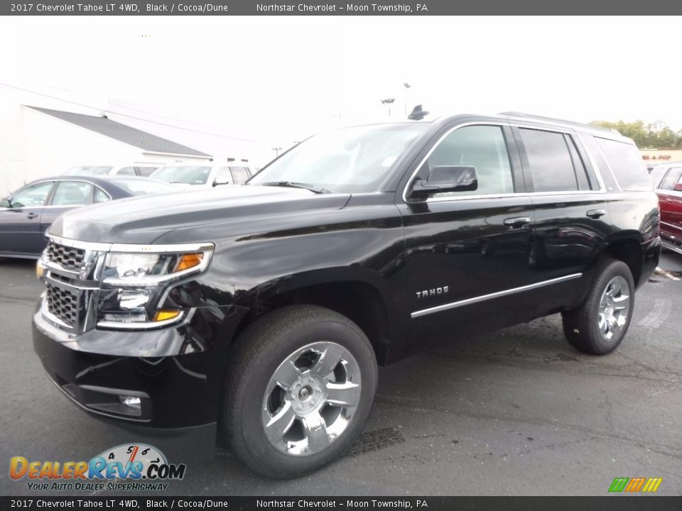 Front 3/4 View of 2017 Chevrolet Tahoe LT 4WD Photo #1