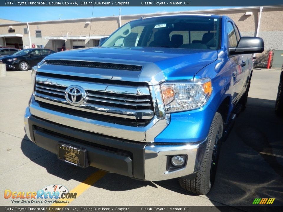 2017 Toyota Tundra SR5 Double Cab 4x4 Blazing Blue Pearl / Graphite Photo #1
