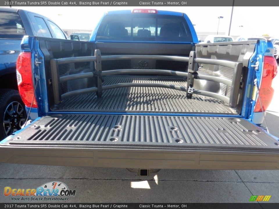 2017 Toyota Tundra SR5 Double Cab 4x4 Blazing Blue Pearl / Graphite Photo #7