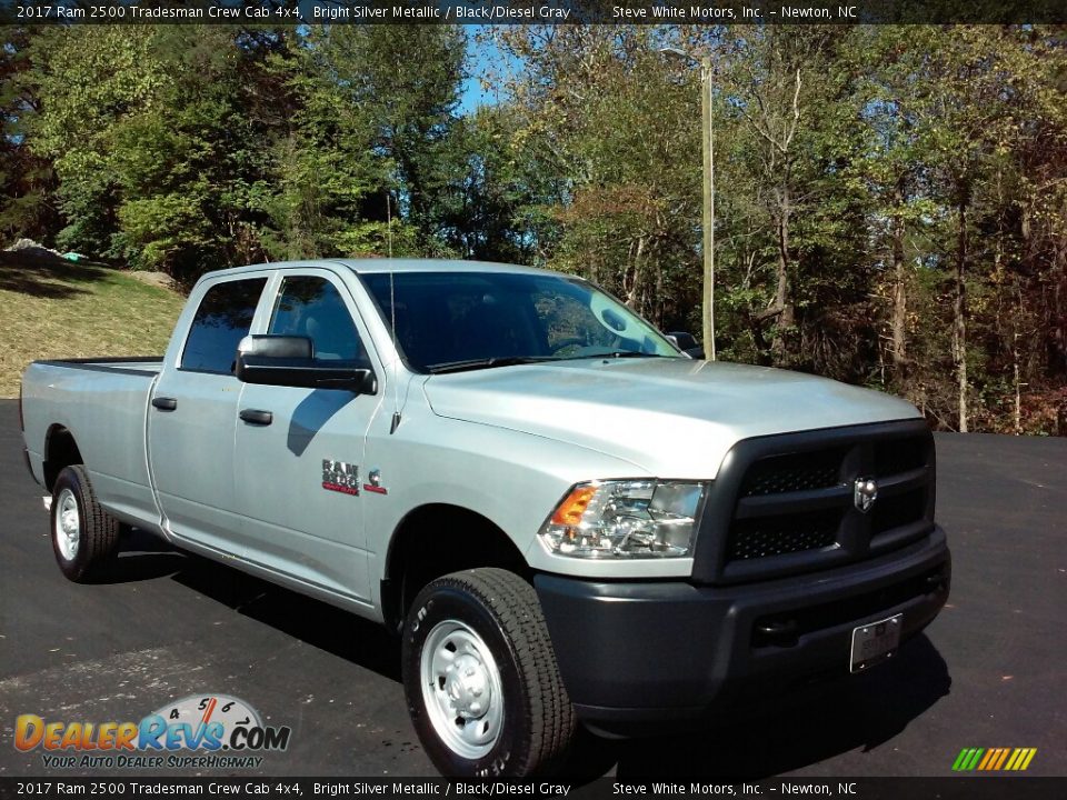 2017 Ram 2500 Tradesman Crew Cab 4x4 Bright Silver Metallic / Black/Diesel Gray Photo #4
