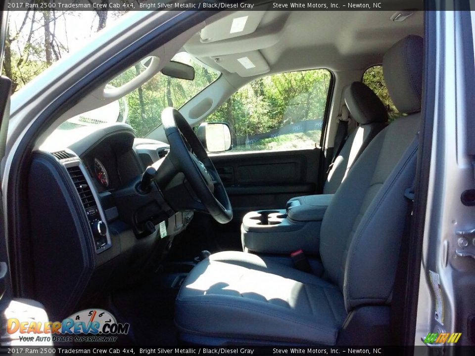 2017 Ram 2500 Tradesman Crew Cab 4x4 Bright Silver Metallic / Black/Diesel Gray Photo #9