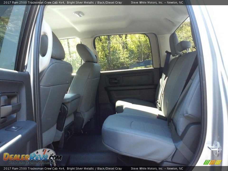 2017 Ram 2500 Tradesman Crew Cab 4x4 Bright Silver Metallic / Black/Diesel Gray Photo #10