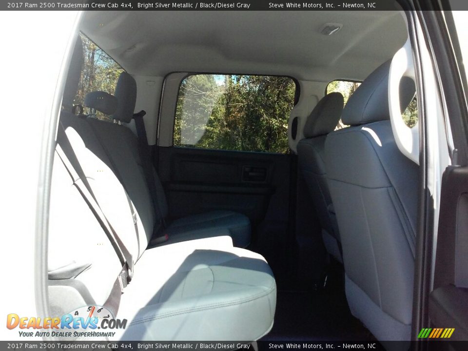 2017 Ram 2500 Tradesman Crew Cab 4x4 Bright Silver Metallic / Black/Diesel Gray Photo #12