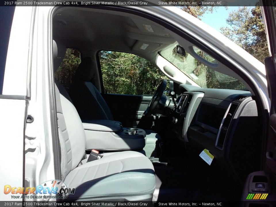 2017 Ram 2500 Tradesman Crew Cab 4x4 Bright Silver Metallic / Black/Diesel Gray Photo #13