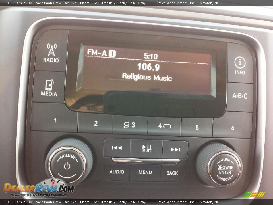 2017 Ram 2500 Tradesman Crew Cab 4x4 Bright Silver Metallic / Black/Diesel Gray Photo #18