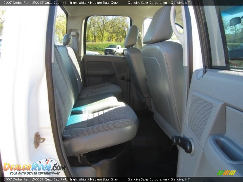 2007 Dodge Ram 1500 ST Quad Cab 4x4 Bright White / Medium Slate Gray Photo #16