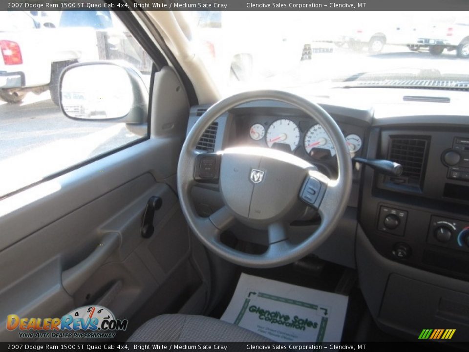 2007 Dodge Ram 1500 ST Quad Cab 4x4 Bright White / Medium Slate Gray Photo #17