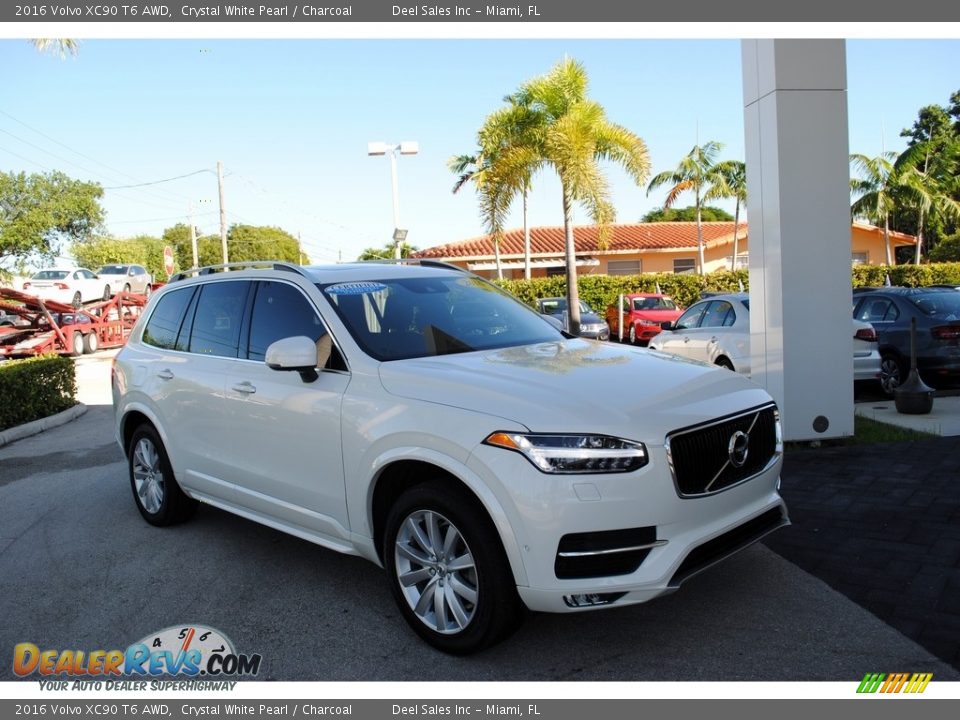 Front 3/4 View of 2016 Volvo XC90 T6 AWD Photo #1