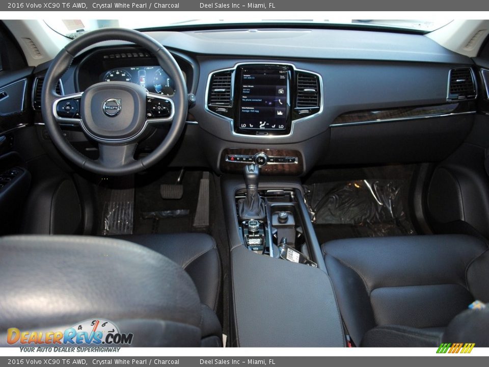 Dashboard of 2016 Volvo XC90 T6 AWD Photo #13