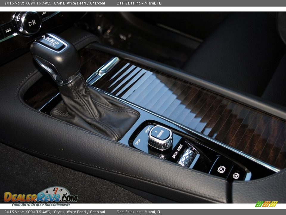 2016 Volvo XC90 T6 AWD Shifter Photo #16