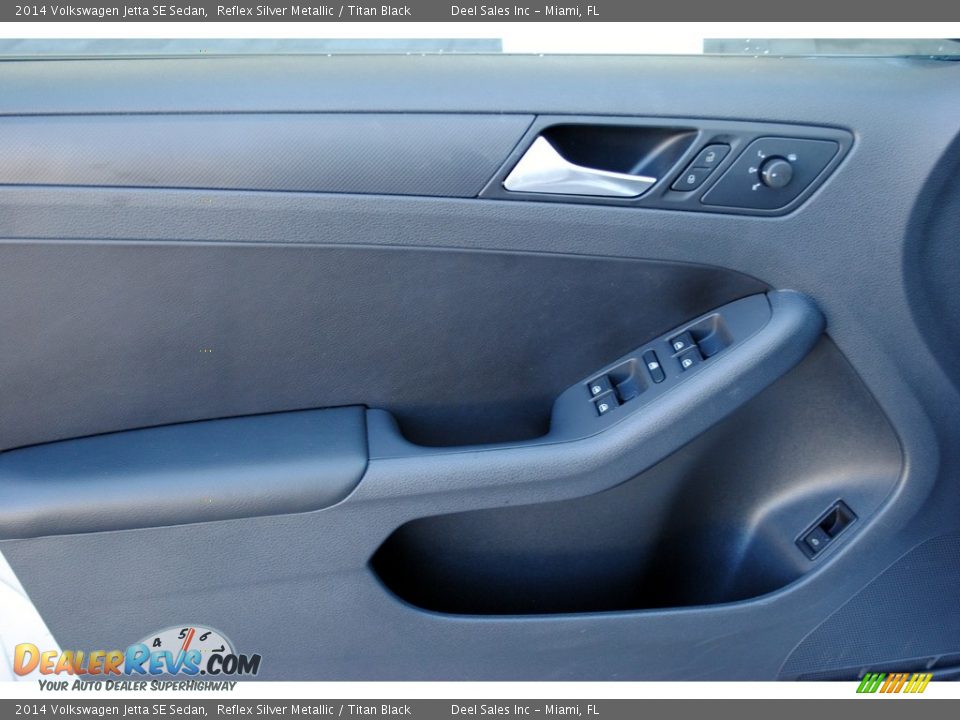 2014 Volkswagen Jetta SE Sedan Reflex Silver Metallic / Titan Black Photo #17