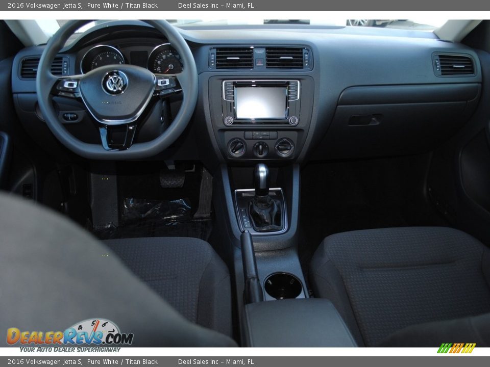 2016 Volkswagen Jetta S Pure White / Titan Black Photo #13