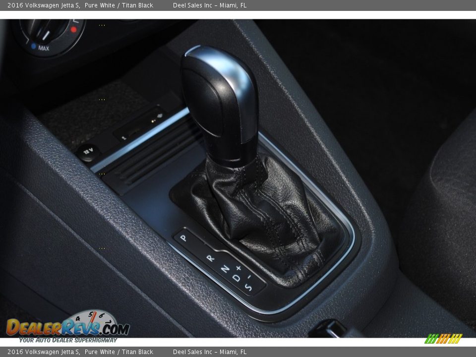 2016 Volkswagen Jetta S Pure White / Titan Black Photo #16