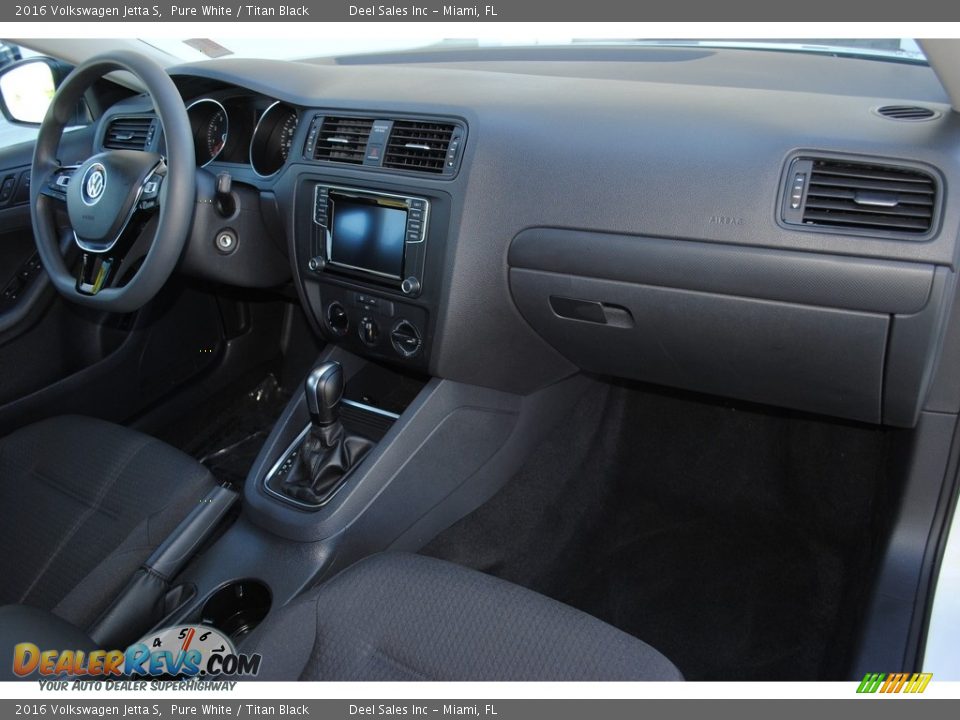2016 Volkswagen Jetta S Pure White / Titan Black Photo #17