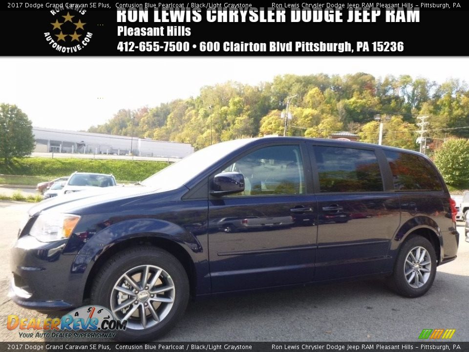 2017 Dodge Grand Caravan SE Plus Contusion Blue Pearlcoat / Black/Light Graystone Photo #1