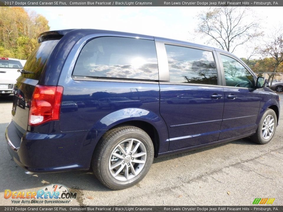 2017 Dodge Grand Caravan SE Plus Contusion Blue Pearlcoat / Black/Light Graystone Photo #6