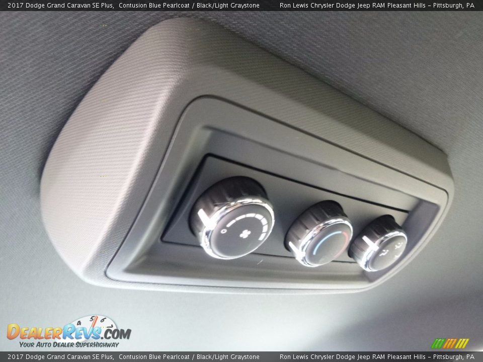 2017 Dodge Grand Caravan SE Plus Contusion Blue Pearlcoat / Black/Light Graystone Photo #15