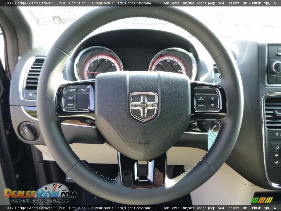 2017 Dodge Grand Caravan SE Plus Contusion Blue Pearlcoat / Black/Light Graystone Photo #18