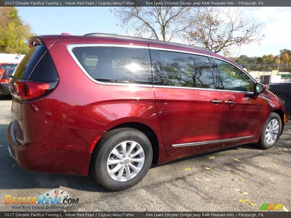 2017 Chrysler Pacifica Touring L Velvet Red Pearl / Cognac/Alloy/Toffee Photo #6