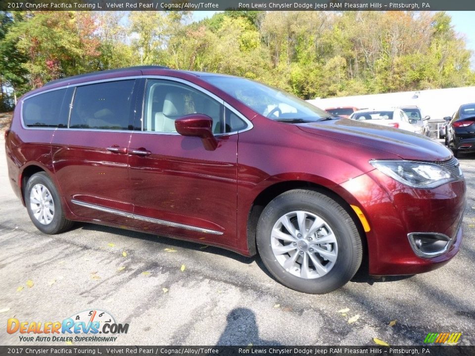 2017 Chrysler Pacifica Touring L Velvet Red Pearl / Cognac/Alloy/Toffee Photo #8