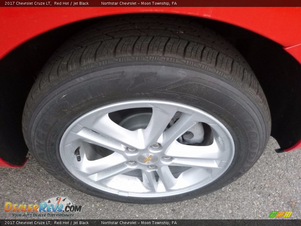 2017 Chevrolet Cruze LT Red Hot / Jet Black Photo #10