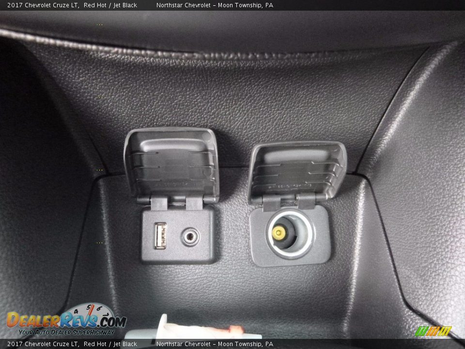 2017 Chevrolet Cruze LT Red Hot / Jet Black Photo #17