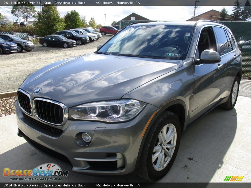 Front 3/4 View of 2014 BMW X5 xDrive35i Photo #7