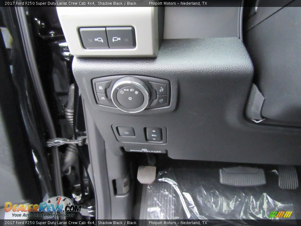 2017 Ford F250 Super Duty Lariat Crew Cab 4x4 Shadow Black / Black Photo #36