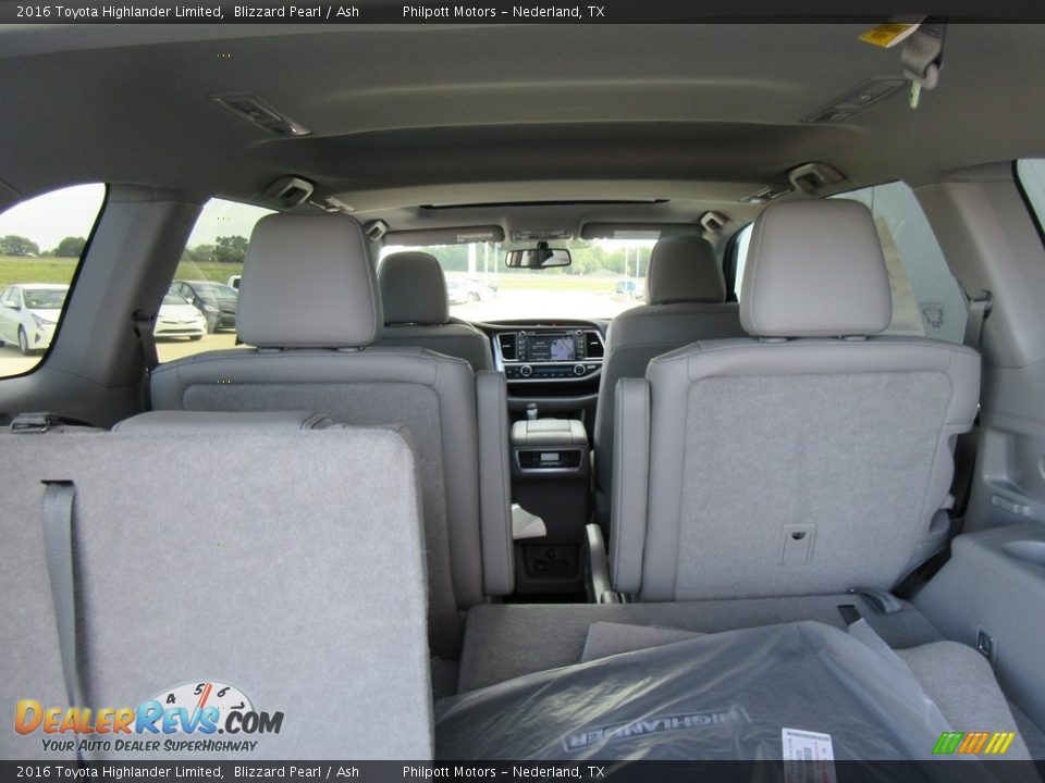 2016 Toyota Highlander Limited Blizzard Pearl / Ash Photo #17