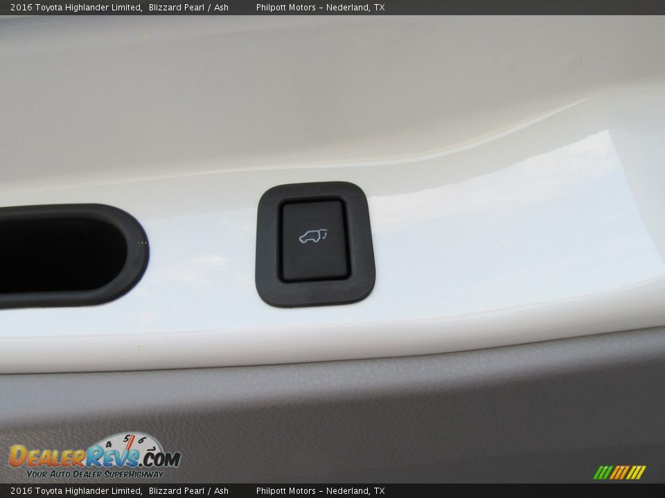 2016 Toyota Highlander Limited Blizzard Pearl / Ash Photo #18