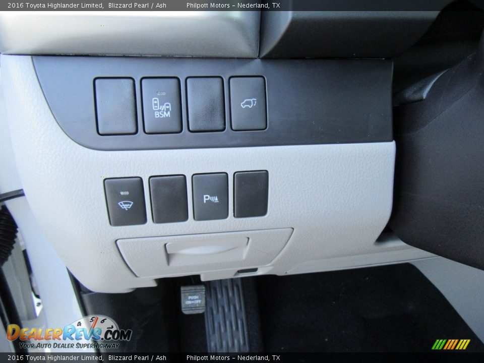 2016 Toyota Highlander Limited Blizzard Pearl / Ash Photo #35