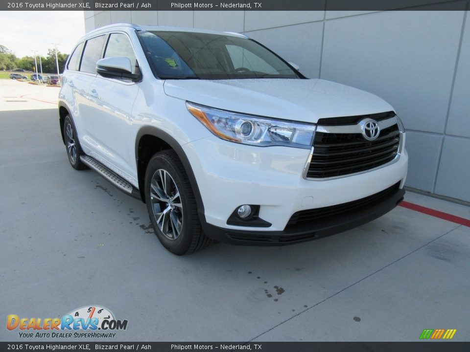 2016 Toyota Highlander XLE Blizzard Pearl / Ash Photo #2