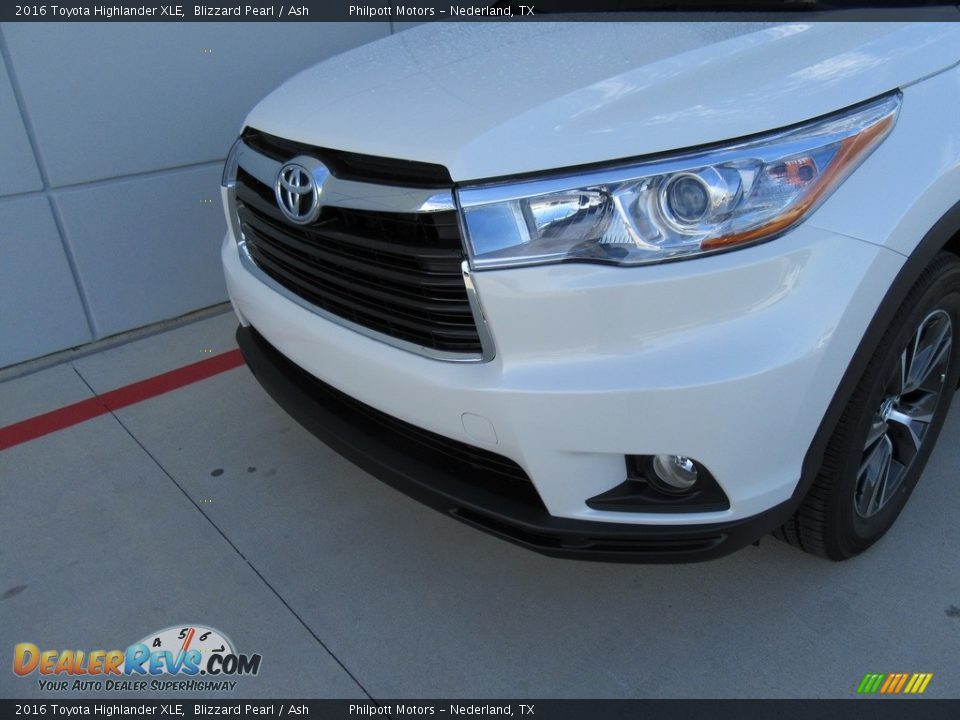 2016 Toyota Highlander XLE Blizzard Pearl / Ash Photo #10