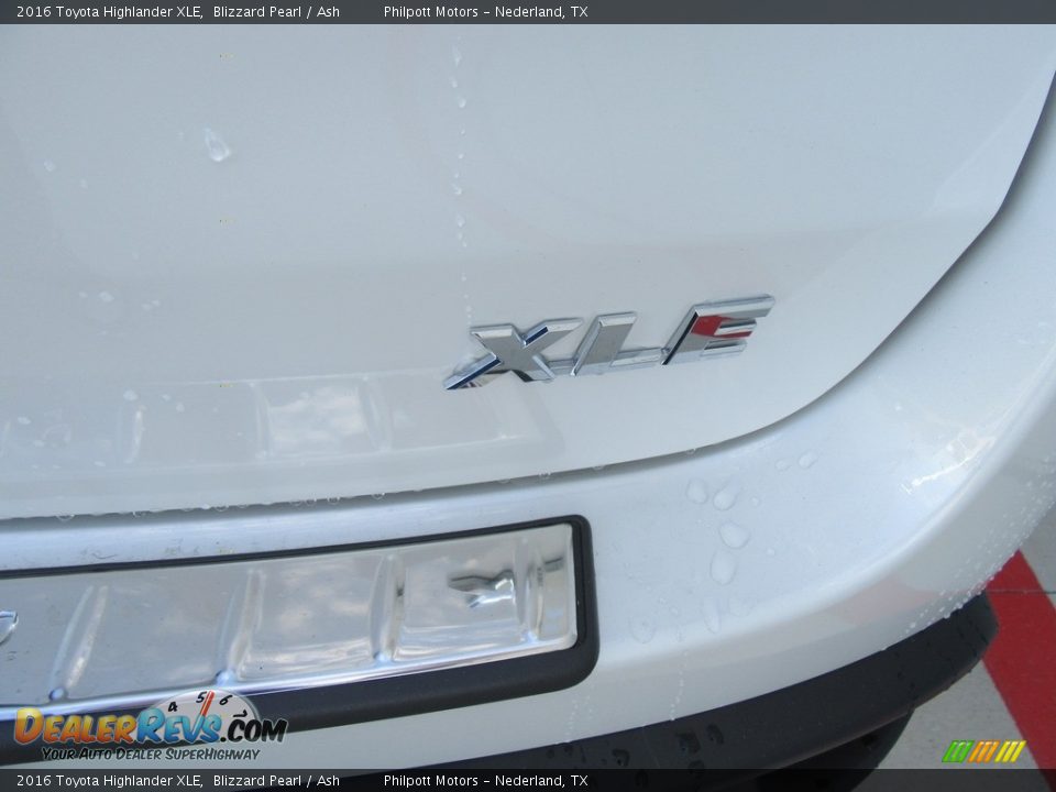 2016 Toyota Highlander XLE Blizzard Pearl / Ash Photo #15